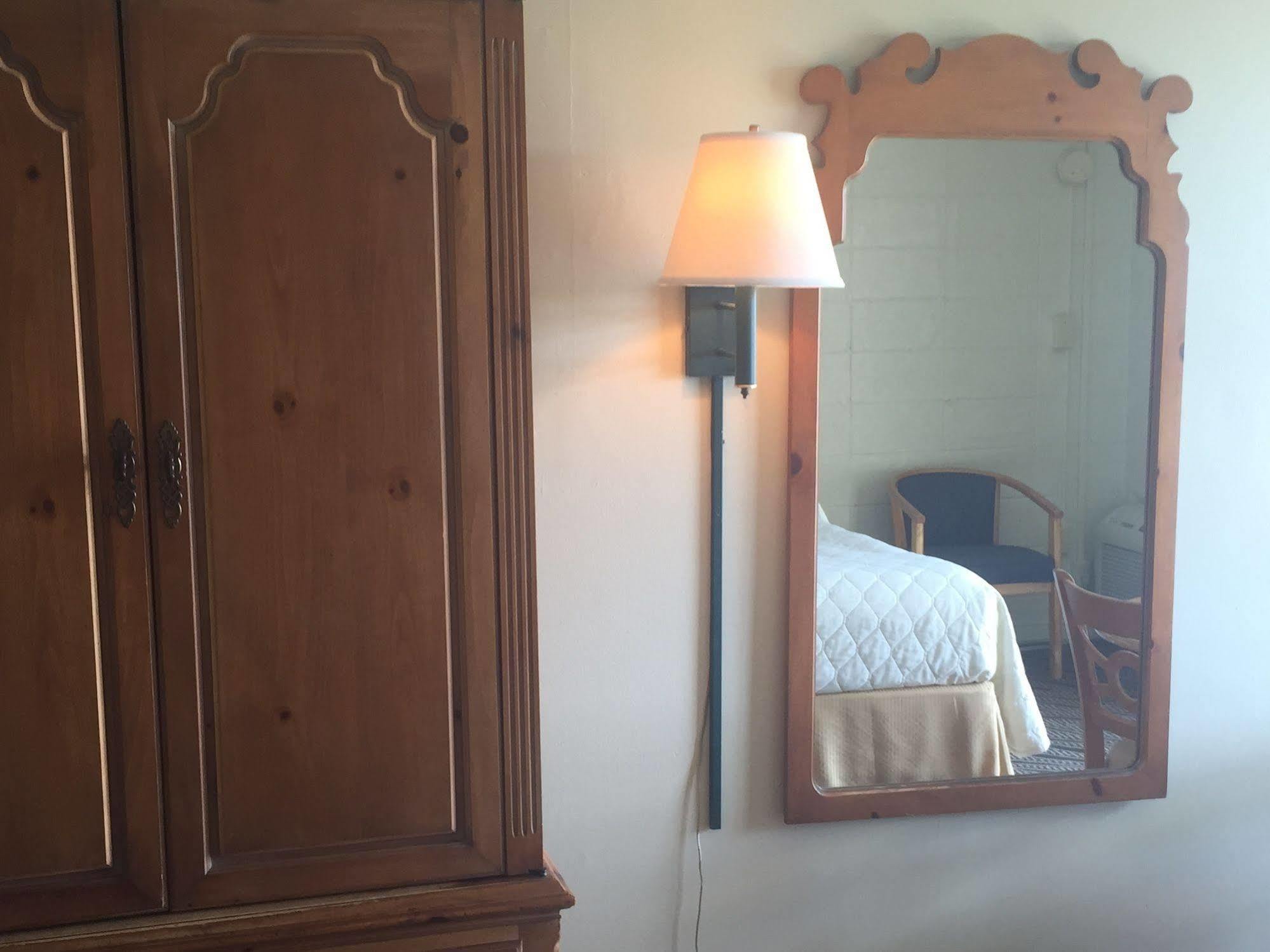 Admiral Motor Inn Миртъл Бийч Екстериор снимка